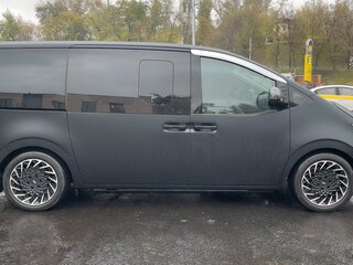 2021 Hyundai Staria I, серый, 16000000 рублей, вид 2