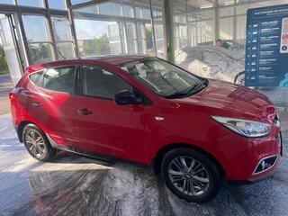 2015 Hyundai ix35 I Рестайлинг, красный, 1630000 рублей, вид 4