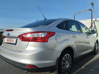 2015 Ford Focus III, серебристый, 1090000 рублей, вид 3