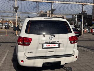 2009 Toyota Sequoia II, белый, 2890000 рублей, вид 5