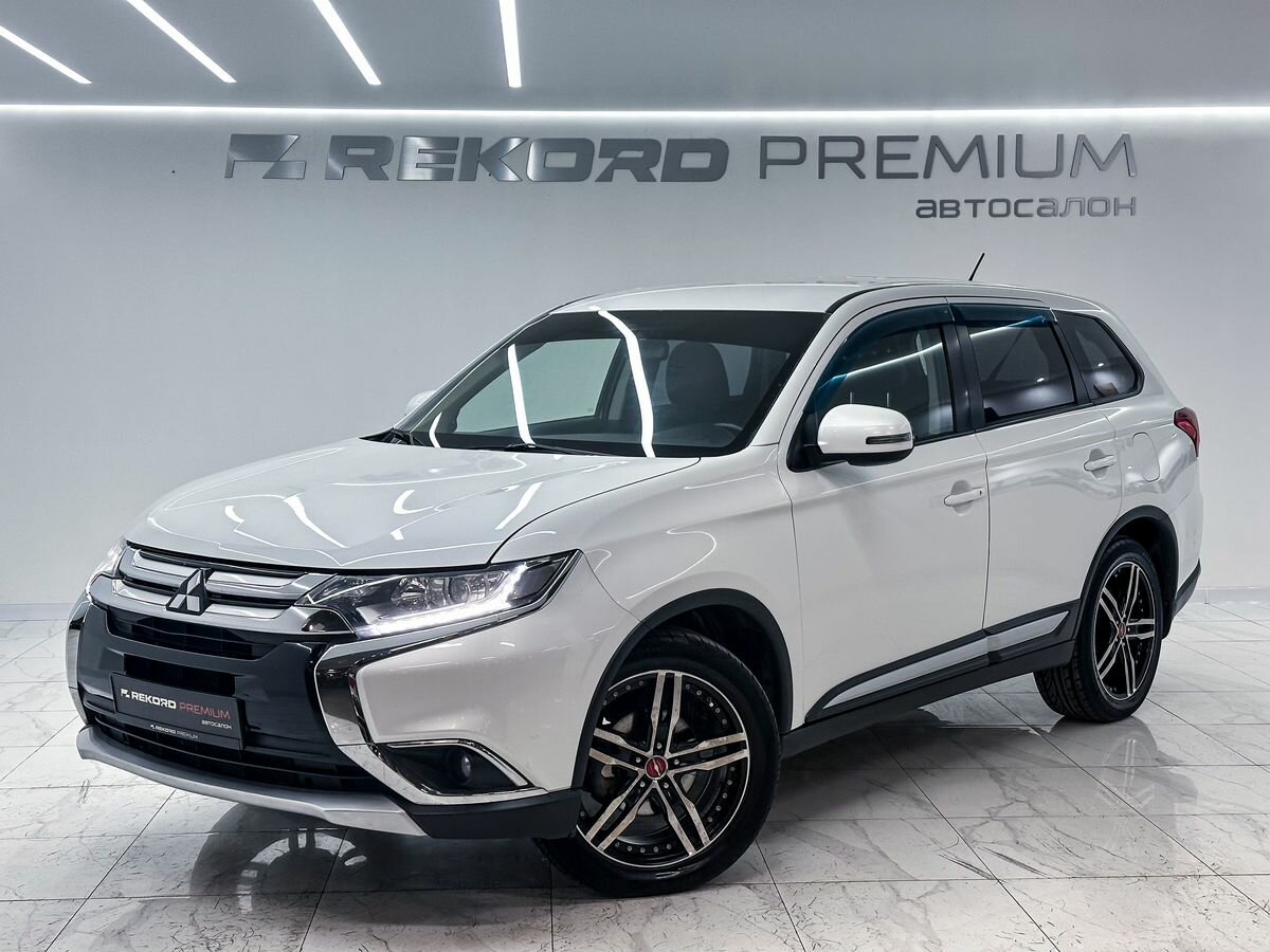 Открыть фотографии: Mitsubishi Outlander III Рестайлинг 2