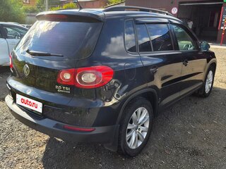 2011 Volkswagen Tiguan I, чёрный, 1010000 рублей, вид 4