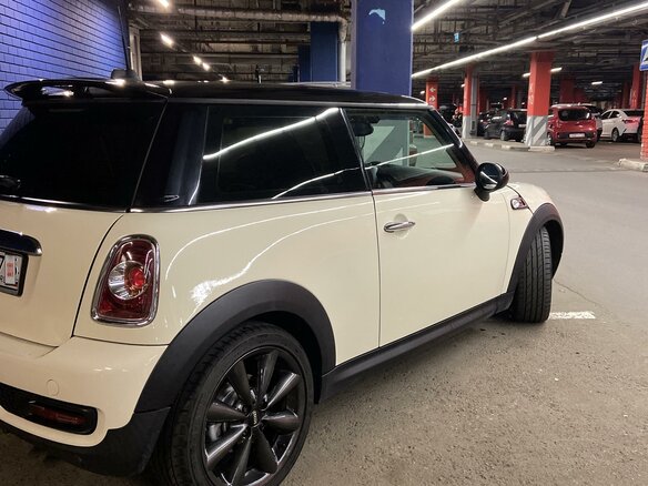 2011 Mini Hatch Cooper S II (R56) Рестайлинг, бежевый, 1190000 рублей - вид 4