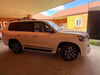 2016 Toyota Land Cruiser 200 Series Рестайлинг 2, белый, 5500000 рублей, вид 2