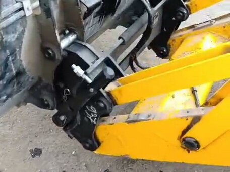2019 JCB 4CX, жёлтый, 11700000 рублей, вид 5