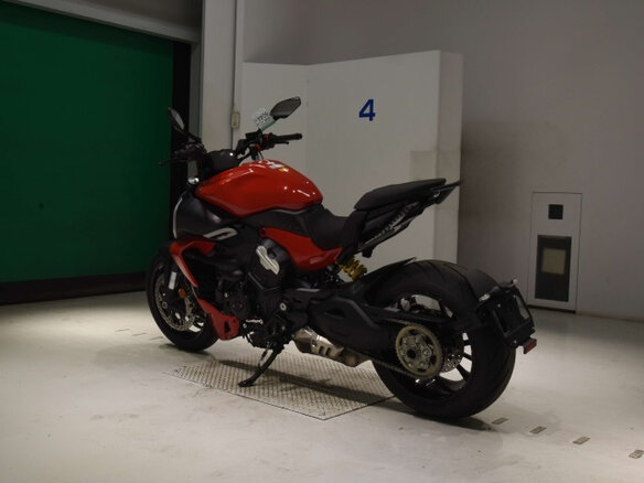 2024 Ducati Diavel V4, красный, 2950000 рублей - вид 4