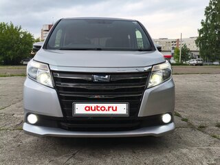 2015 Toyota Noah III (R80), серебристый, 1830000 рублей, вид 3