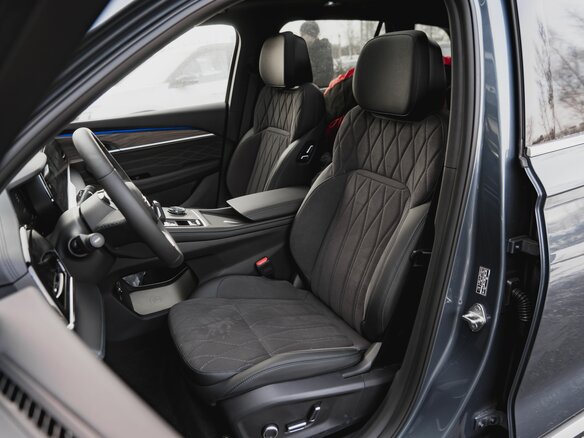 2026 Geely Monjaro I Рестайлинг, серый, 4855990 рублей - вид 19
