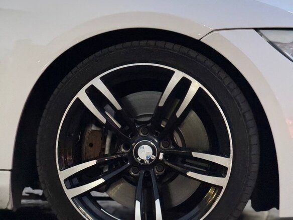 2010 BMW 3 серии 335i V (E90/E91/E92/E93), белый, 2200000 рублей - вид 23