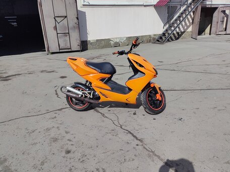 2006 Yamaha Aerox 50, оранжевый, 360000 рублей, вид 3