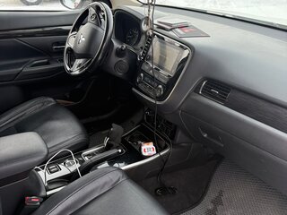 2017 Mitsubishi Outlander III Рестайлинг 2, белый, 1950000 рублей, вид 5