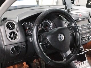 2010 Volkswagen Tiguan I, чёрный, 700000 рублей, вид 5