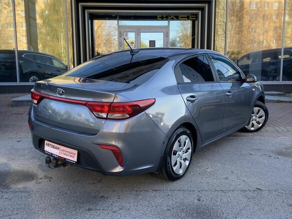 2017 Kia Rio IV, серый, 779000 рублей - вид 6