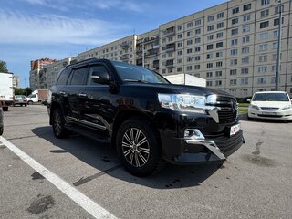 2017 Toyota Land Cruiser 200 Series Рестайлинг 2, чёрный, 7050000 рублей, вид 3