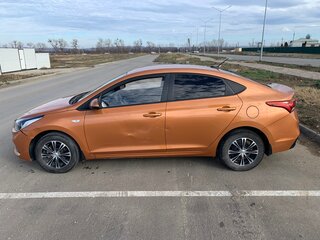 2017 Hyundai Solaris II, оранжевый, 1100000 рублей, вид 5