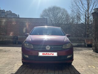 2016 Volkswagen Polo V Рестайлинг, красный, 987000 рублей, вид 2