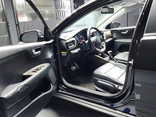 2020 Kia Stonic I Рестайлинг, чёрный, 1380000 рублей, вид 5
