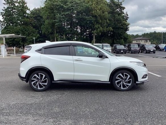 2021 Honda Vezel I Рестайлинг, белый, 1690000 рублей - вид 3