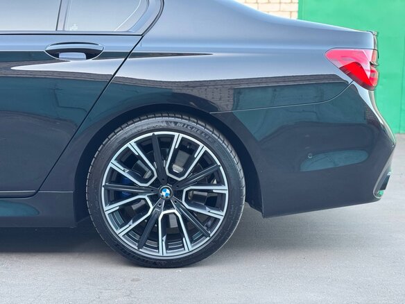 2018 BMW 7 серии 740d xDrive VI (G11/G12), чёрный, 3700000 рублей - вид 13