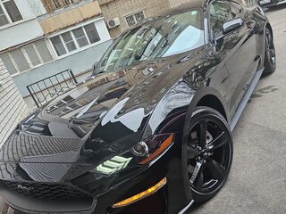 2023 Ford Mustang VI Рестайлинг, чёрный, 3400000 рублей, вид 3