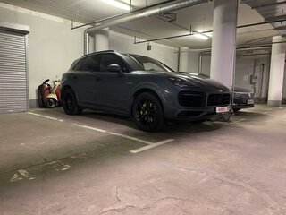 2018 Porsche Cayenne E-Hybrid III, синий, 7000000 рублей, вид 2