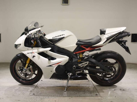 2013 Triumph Daytona 675, белый, 445000 рублей, вид 4