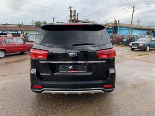 2018 Kia Carnival III, чёрный, 2900000 рублей, вид 4
