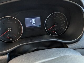 2020 Kia Sportage IV Рестайлинг, белый, 3000000 рублей, вид 3