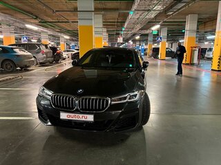 2021 BMW 5 серии 530i xDrive VII (G30/G31/G38) Рестайлинг, серый, 4200000 рублей, вид 3