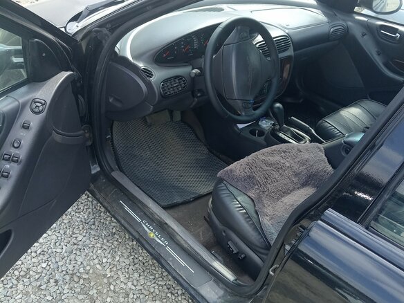 1998 Chrysler Stratus, чёрный, 350000 рублей - вид 7