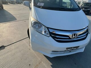2012 Honda Freed I Рестайлинг, белый, 1270000 рублей, вид 2