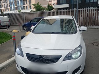 2011 Opel Astra J, белый, 670000 рублей, вид 2