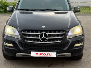 2010 Mercedes-Benz M-Класс 350 II (W164) Рестайлинг, чёрный, 1450000 рублей, вид 2