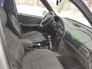 2011 Chevrolet Niva I Рестайлинг, серебристый, 460000 рублей, вид 5