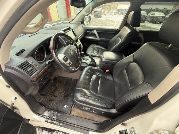 2012 Toyota Land Cruiser 200 Series Рестайлинг 1, белый, 3599000 рублей - вид 8