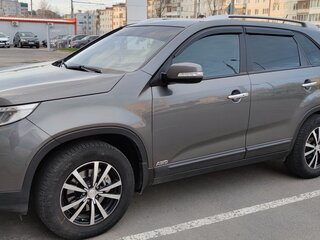 2014 Kia Sorento II Рестайлинг, серебристый, 1600000 рублей, вид 2