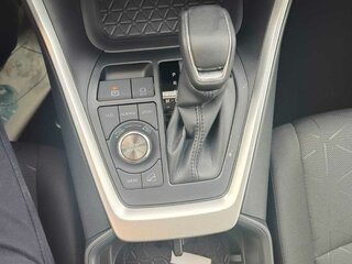 2024 Toyota RAV4 V (XA50), чёрный, 5750000 рублей, вид 2