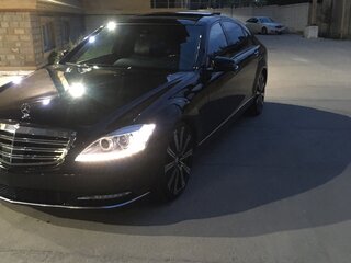 2009 Mercedes-Benz S-Класс 500 V (W221) Рестайлинг, чёрный, 2200000 рублей, вид 1