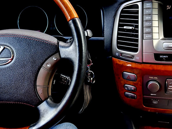 2005 Lexus LX 470 II Рестайлинг, чёрный, 2100000 рублей - вид 3