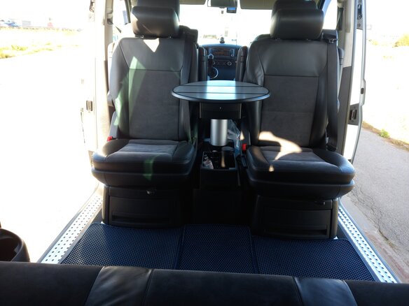 2012 Volkswagen Multivan T5 Рестайлинг, серебристый, 2850000 рублей - вид 9