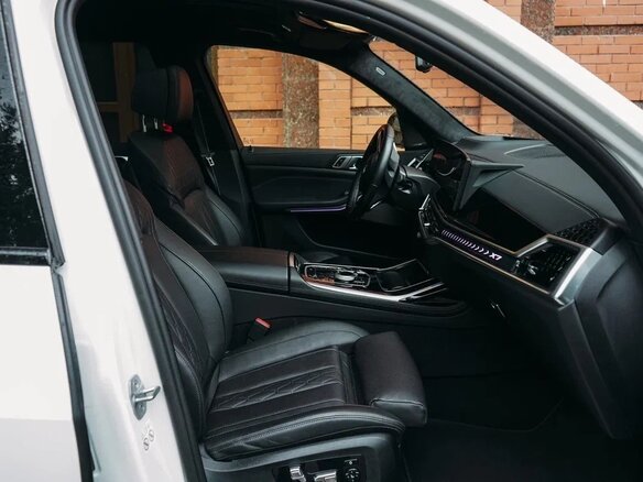 2022 BMW X7 40d I (G07) Рестайлинг, белый, 12500000 рублей - вид 31