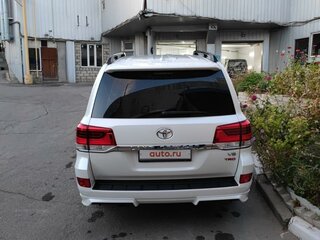 2019 Toyota Land Cruiser 200 Series Рестайлинг 2, белый, 12000000 рублей, вид 5