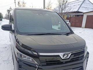 2017 Toyota Voxy III (R80) Рестайлинг, чёрный, 2500000 рублей, вид 2