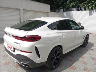 2021 BMW X6 M50d III (G06), белый, 5200000 рублей, вид 5
