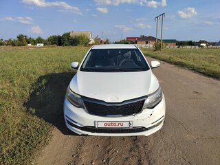 2015 Kia Rio III Рестайлинг, белый, 600000 рублей, вид 2