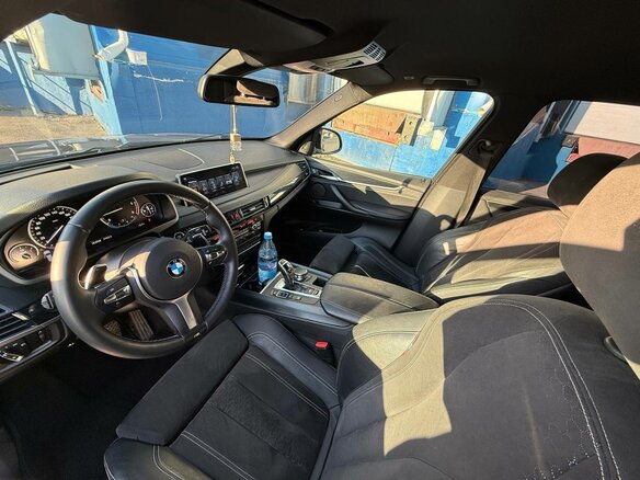 2017 BMW X5 30d III (F15), чёрный, 4000000 рублей - вид 5