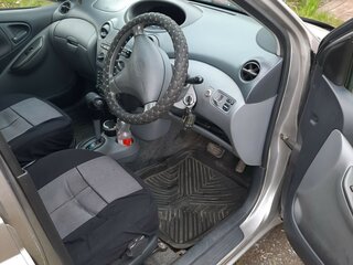 2001 Toyota Vitz I (P10), серый, 360000 рублей, вид 5