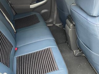 2011 Toyota Prius III Рестайлинг (XW30), чёрный, 1300000 рублей, вид 5