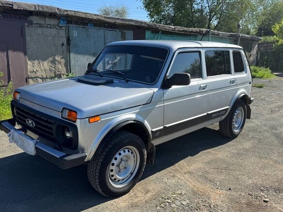 2010 Lada (ВАЗ) 2131 (4x4) I, серебристый, 800000 рублей
