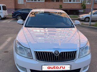 2013 Skoda Octavia II (A5) Рестайлинг, белый, 1200000 рублей, вид 3